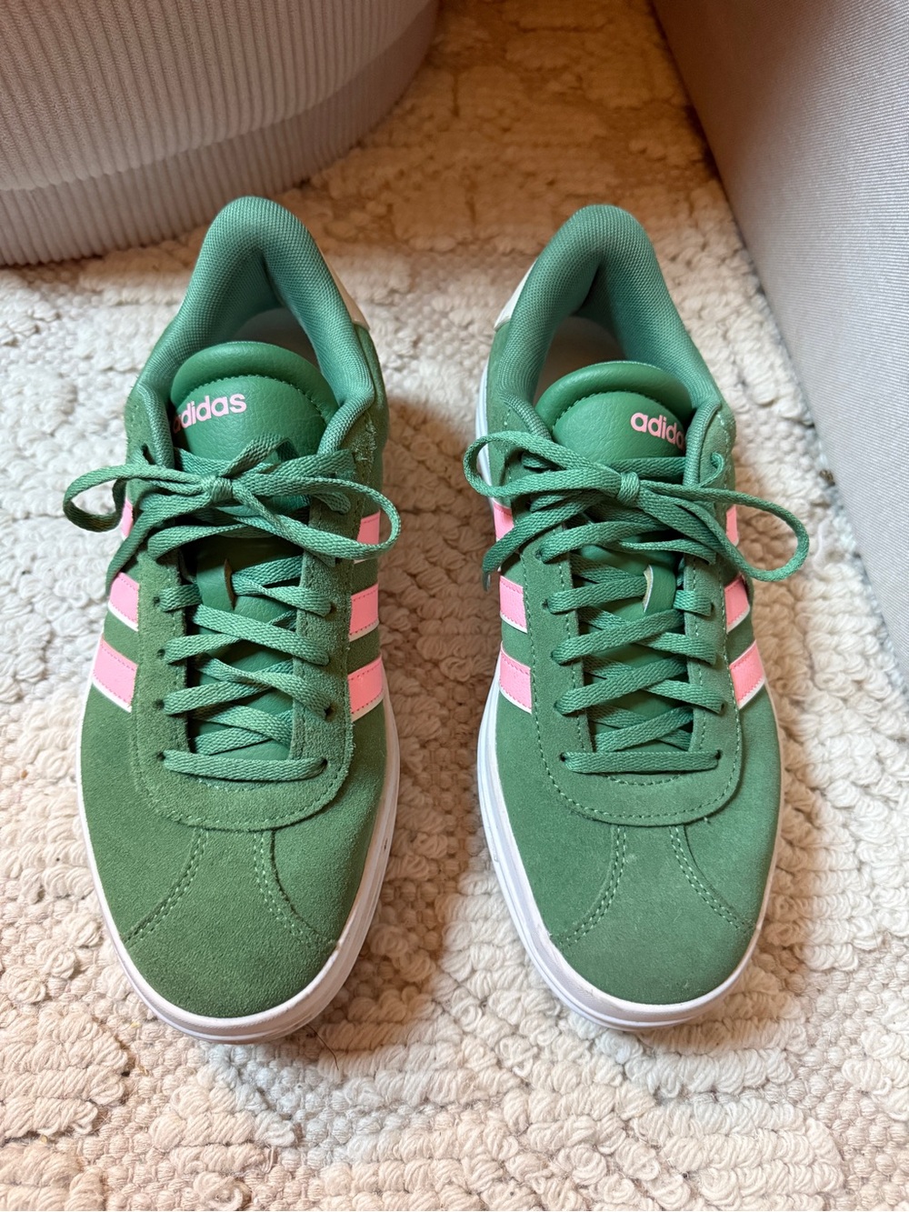 adidas Women Sneakers Green with Pink Stripes - Picture 2 of 6